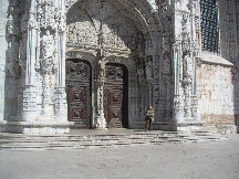 Janet in front of the Museu de Marinha